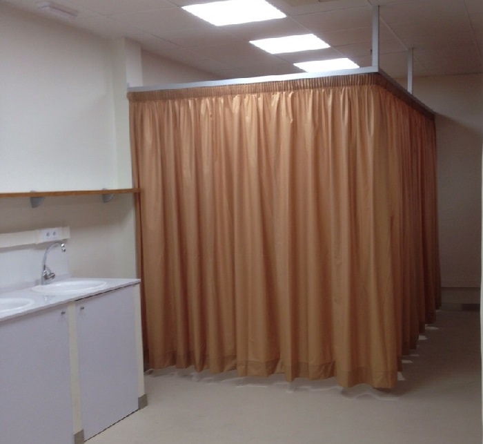 Ver cortinas para clínicas u hospitales en cortina ideal. 